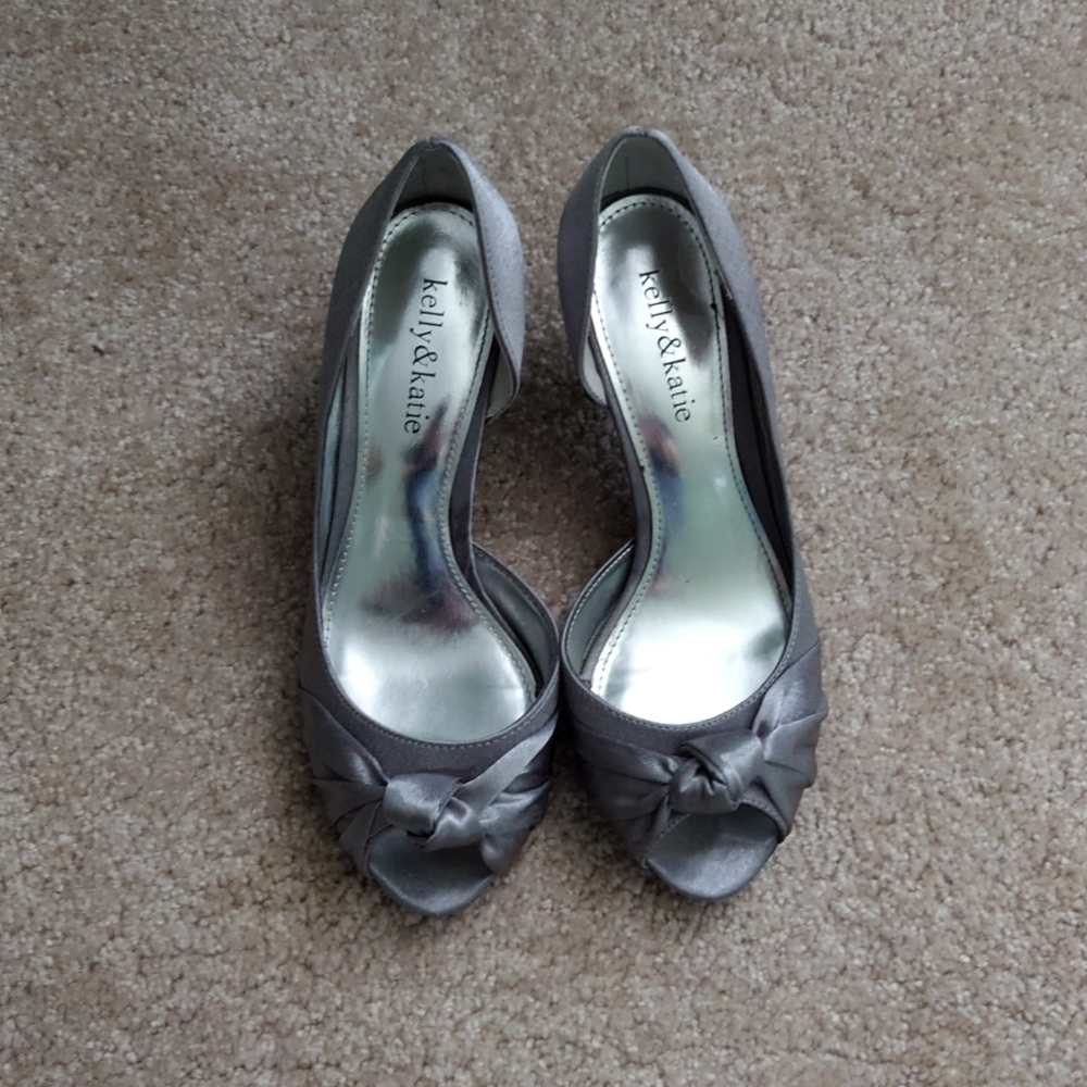 Kelly&Katie Silver Heels Size 7